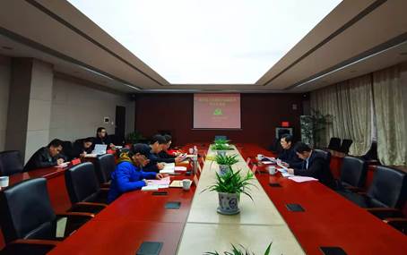 说明: E:\2021年工作文件夹\2020年学校民主生活会资料\2020年度民主生活会材料\现场会议照片\合照.jpg