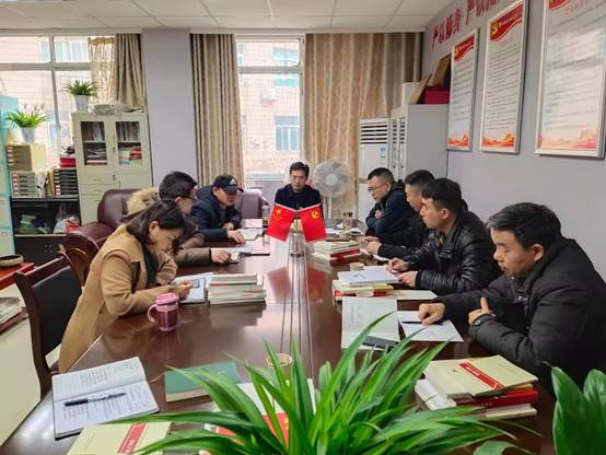 说明: E:\2021年工作文件夹\2021年中心组会议材料\校党建工作领导小组第四次会议\合照2.jpg