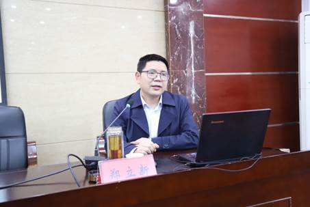 说明: C:\Users\Administrator\Desktop\郑立新博士.JPG