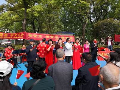 说明: C:\Users\Administrator\Desktop\2021年社区教育工作\2021年社区教育基地活动资料\岳阳楼和谐宣讲团\党史宣讲进公园\648242ecf6753668358bb213f574986.jpg